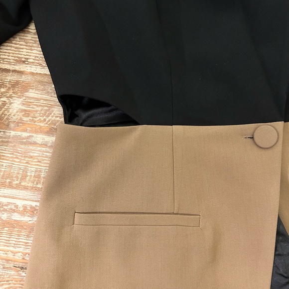 GOOD AMERICAN Side Slit Two Tone Colorblock Belted Blazer | Size 3 (Large) - Picture 4 of 9